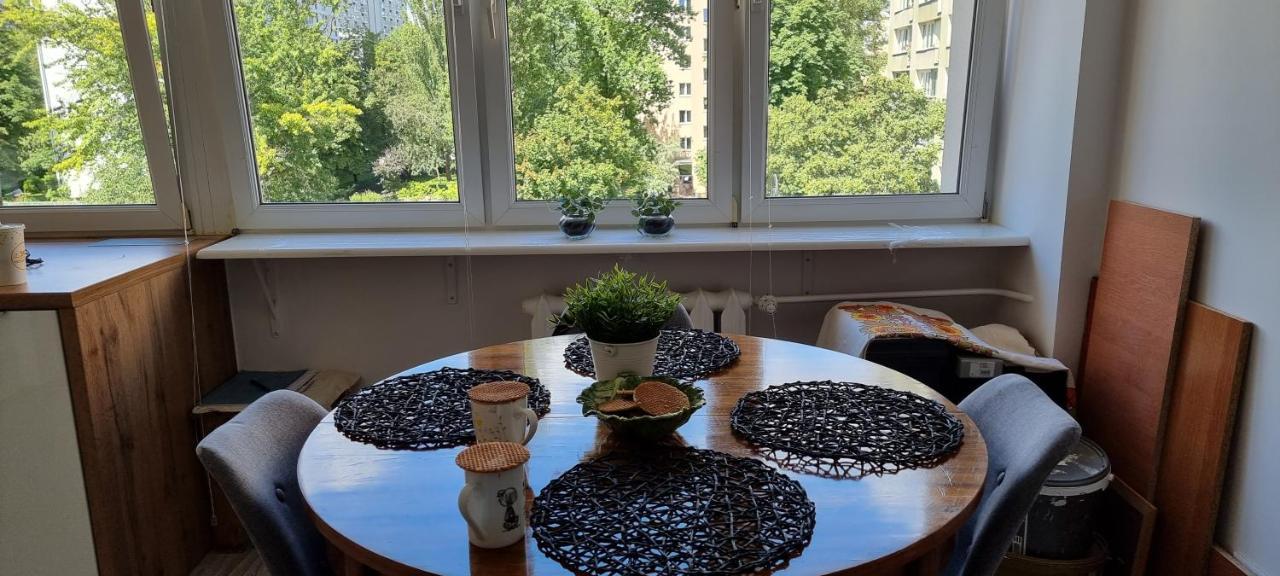 Przytulnie W Samym Centrum Warszawy Warsaw Luaran gambar