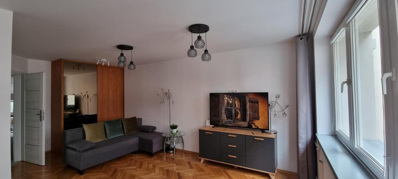 Przytulnie W Samym Centrum Warszawy Warsaw Luaran gambar